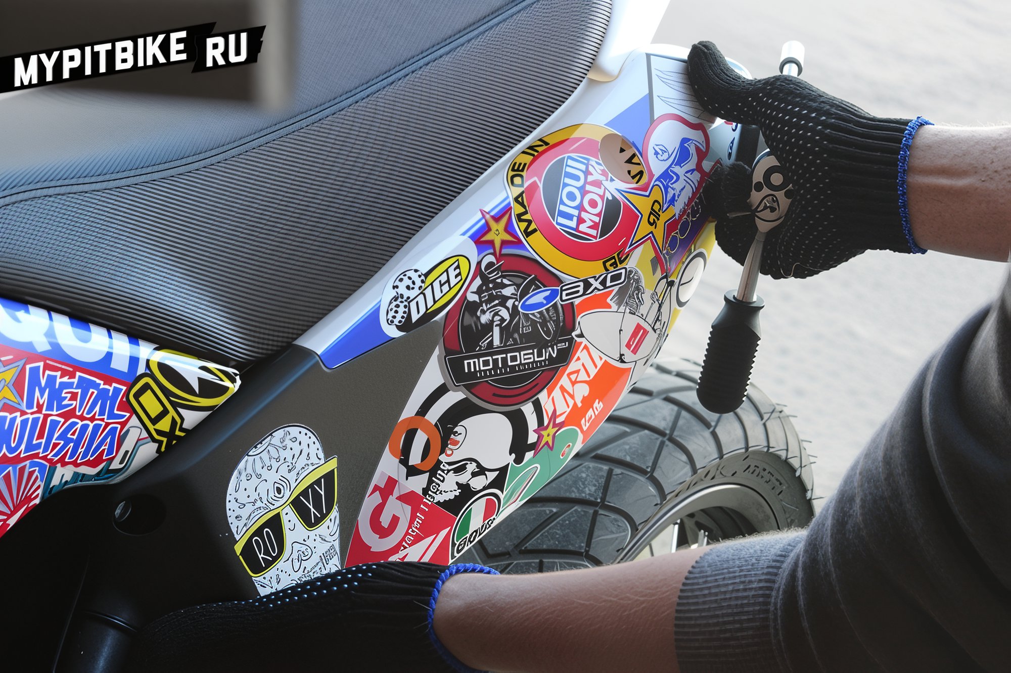 Removing the pit bike plastic