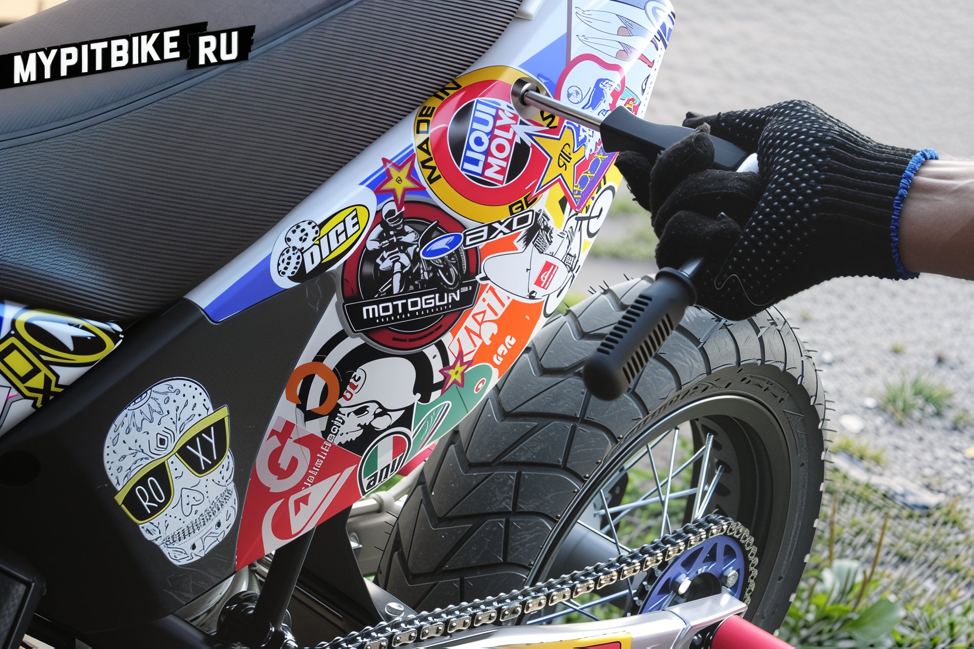 Removing the pit bike plastic