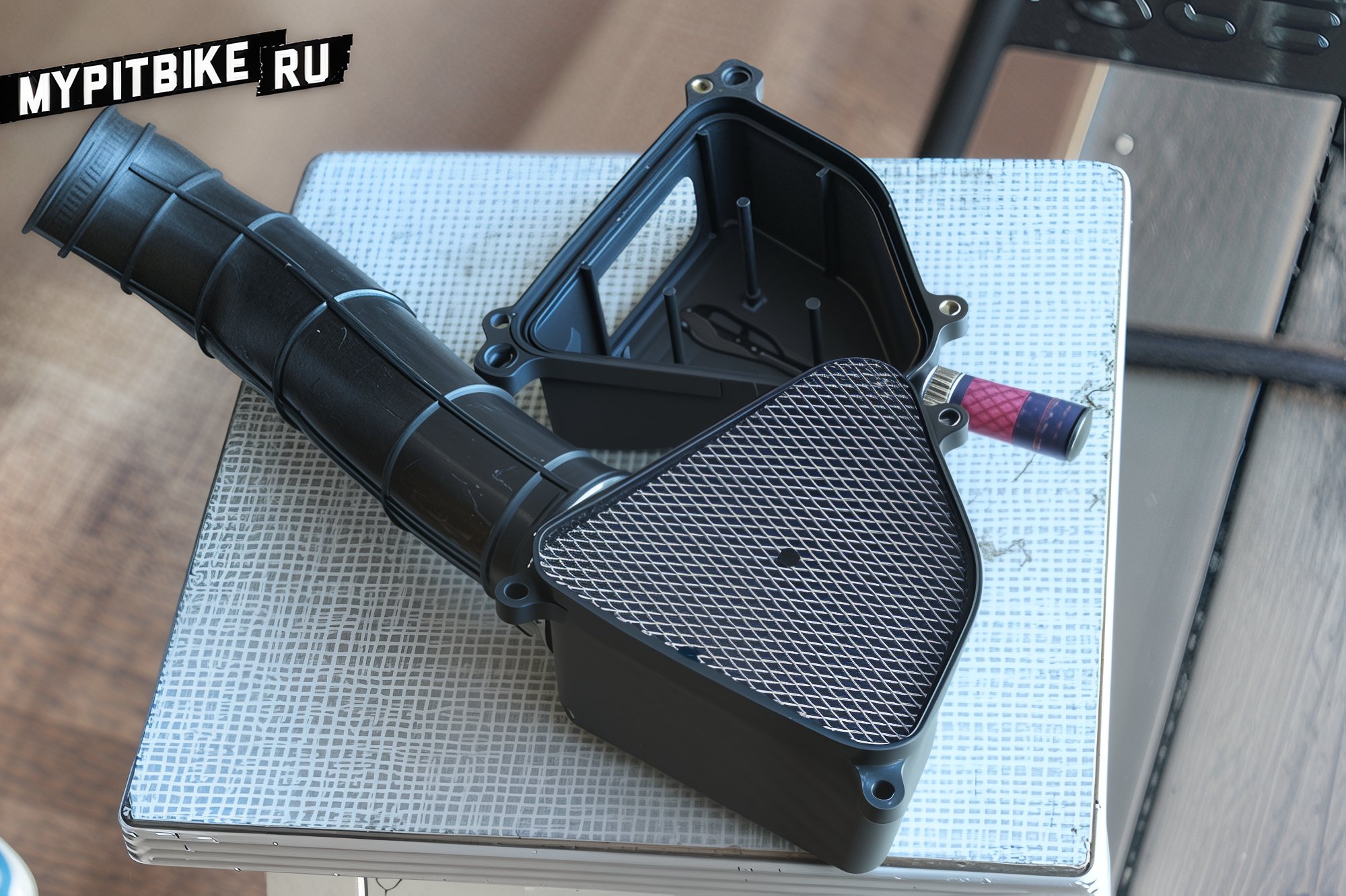 Removing the foam filter