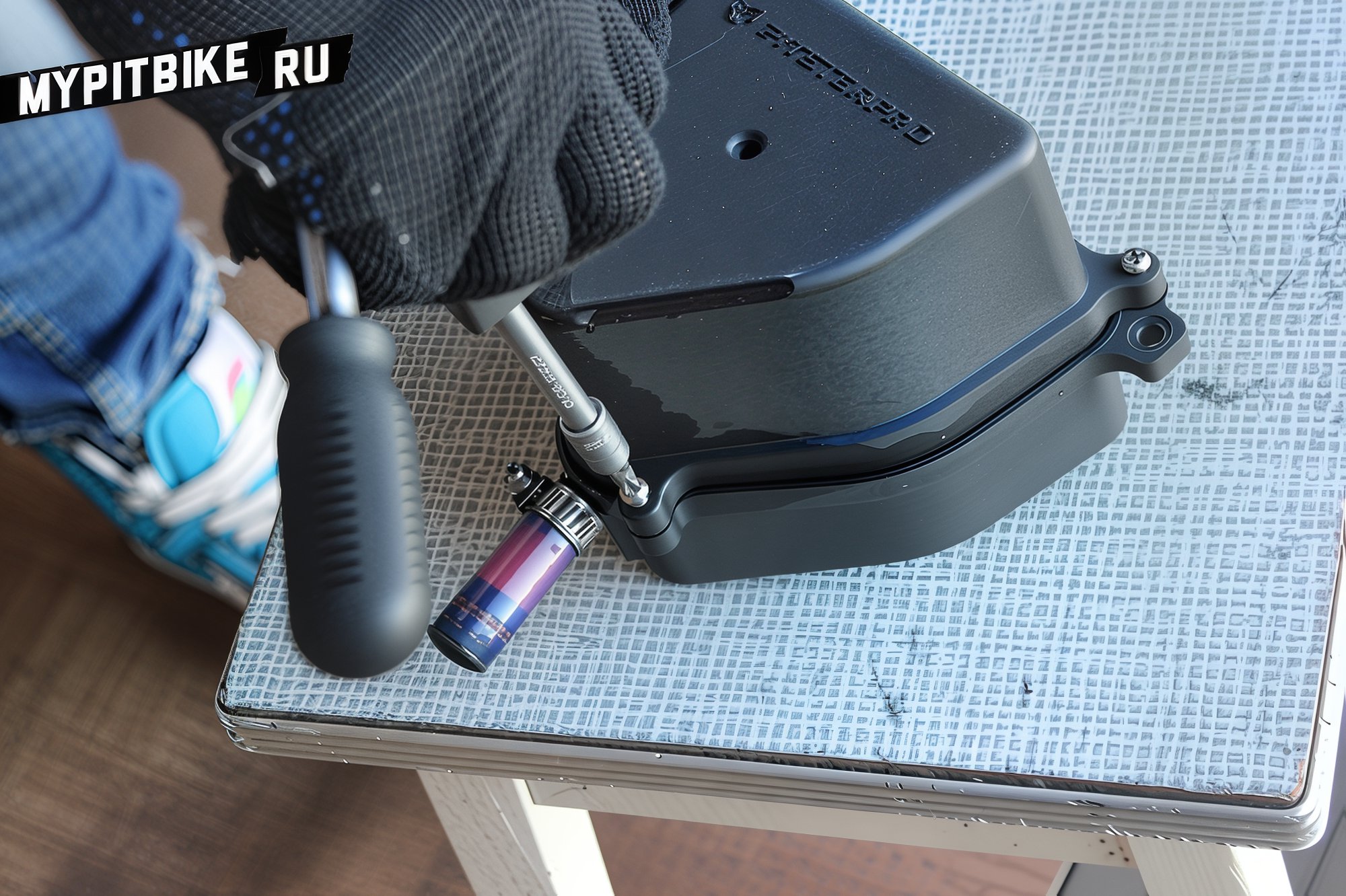 Disassembling the filter box